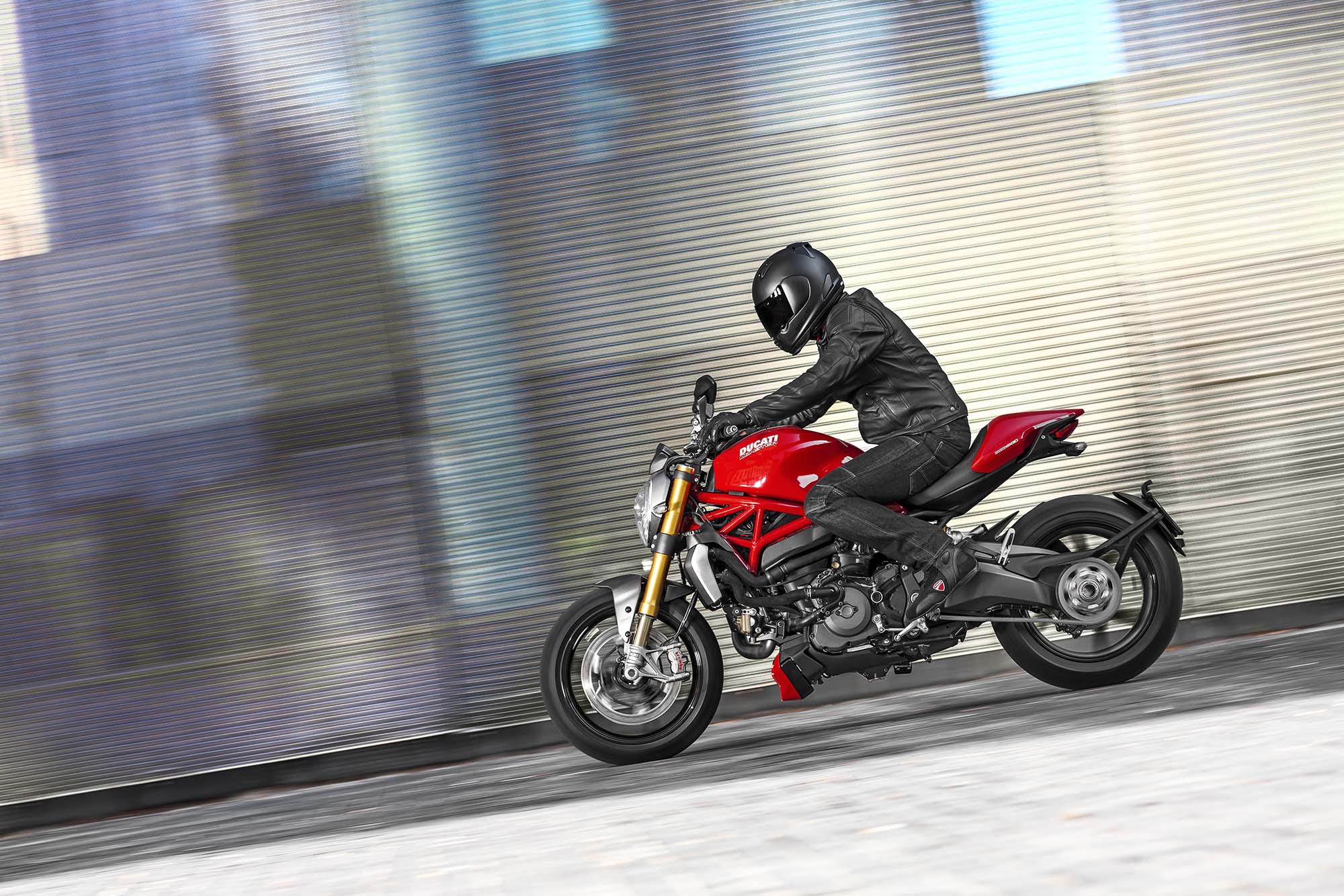 2014-ducati-monster-1200-action-03.jpg Мотоцикл Ducati Monster 1200S 2014