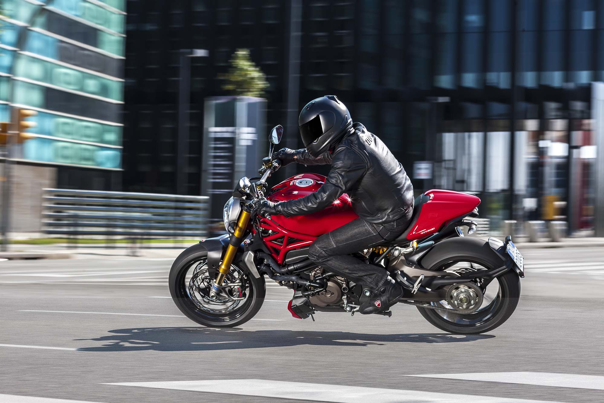 2014-ducati-monster-1200-action-04.jpg Мотоцикл Ducati Monster 1200S 2014