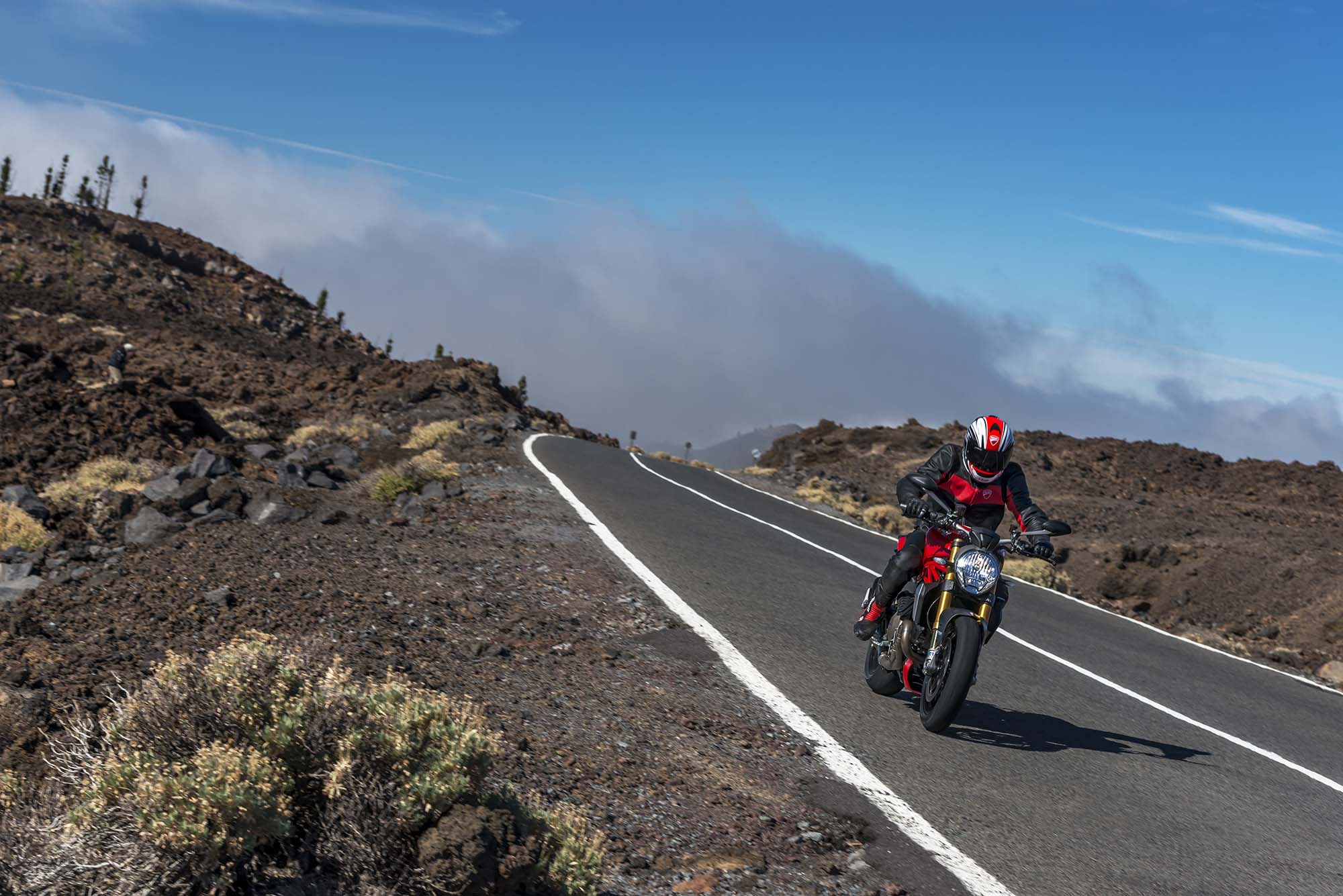 2014-ducati-monster-1200-action-10.jpg Мотоцикл Ducati Monster 1200S 2014