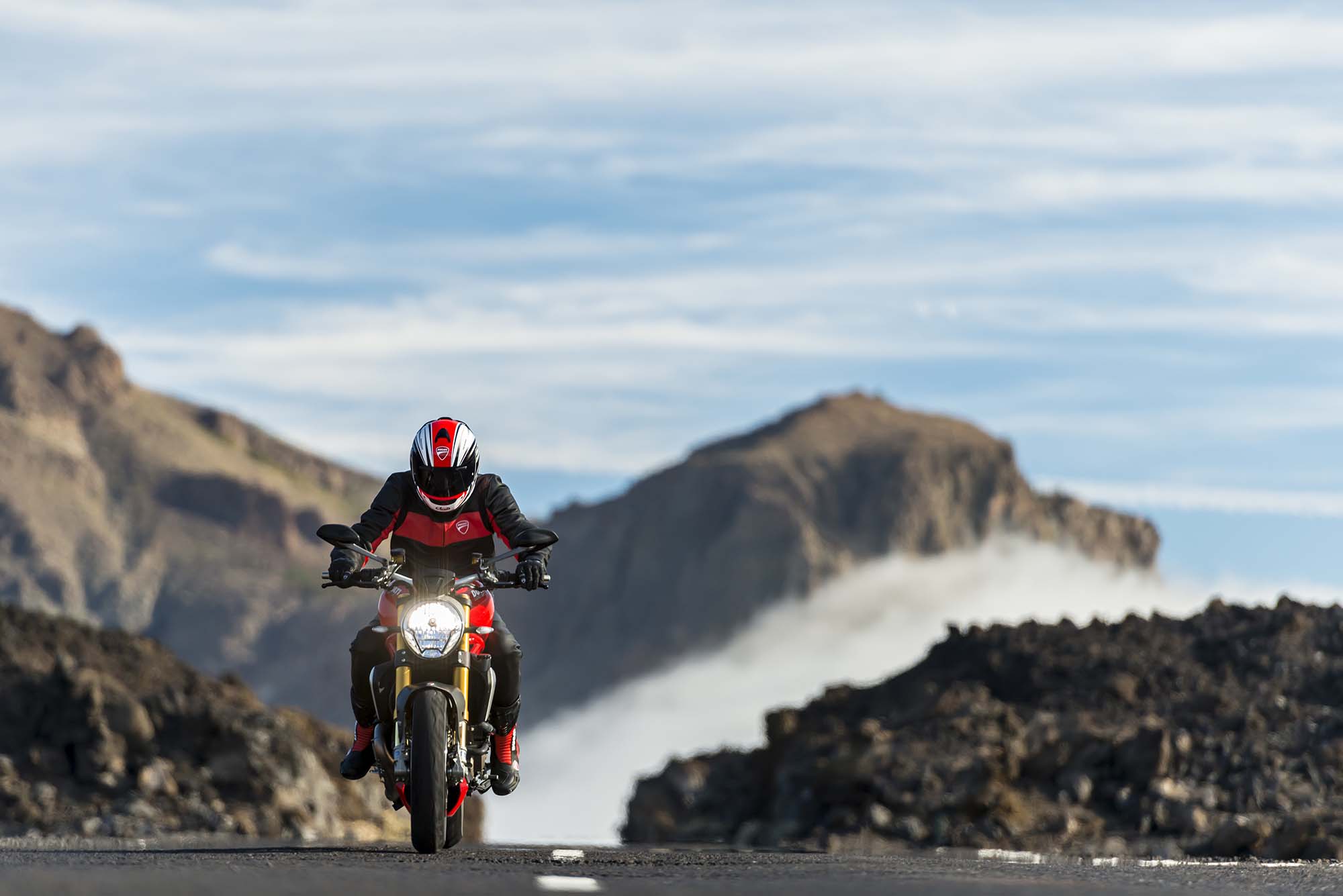 2014-ducati-monster-1200-action-13.jpg Мотоцикл Ducati Monster 1200S 2014