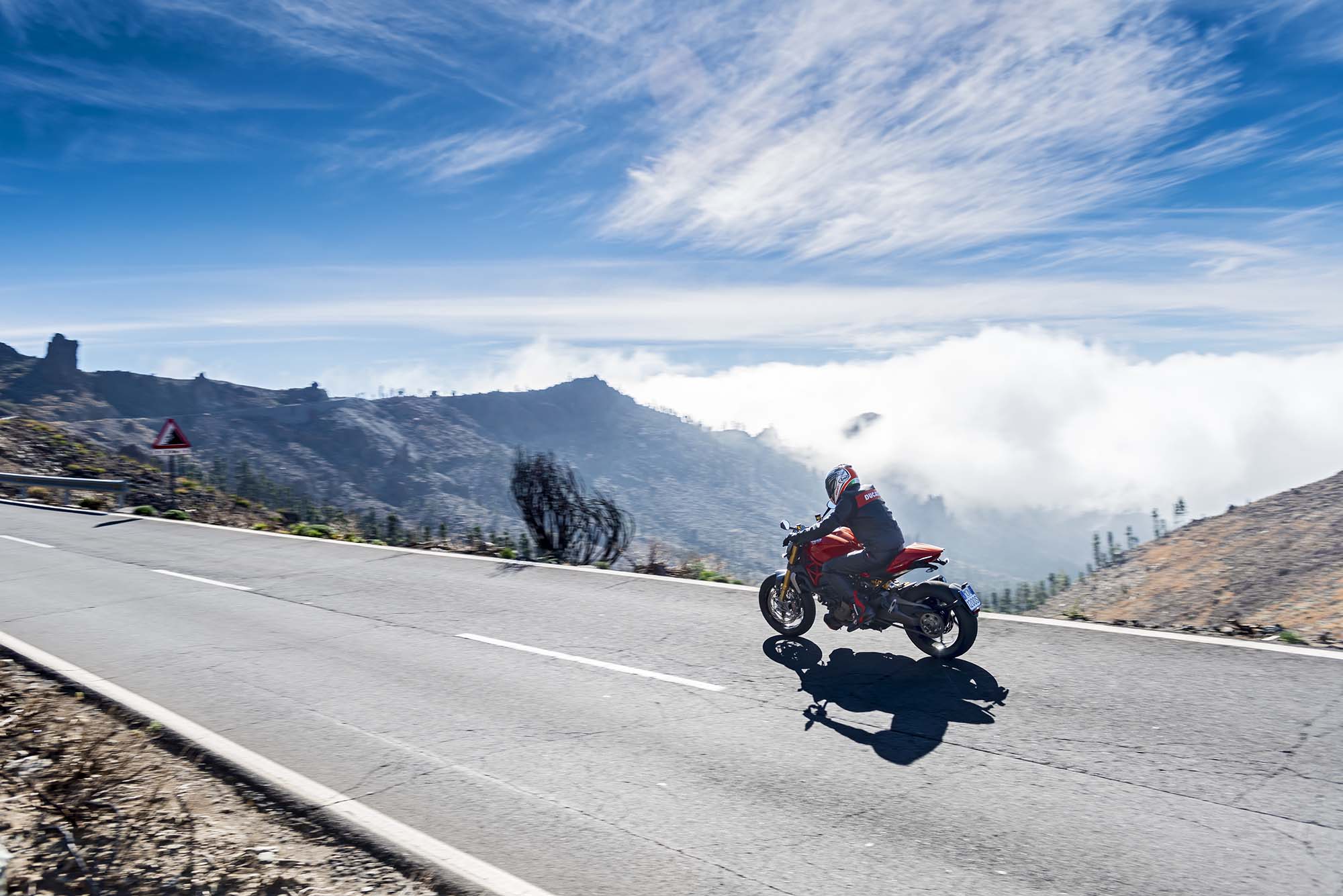 2014-ducati-monster-1200-action-17.jpg Мотоцикл Ducati Monster 1200S 2014