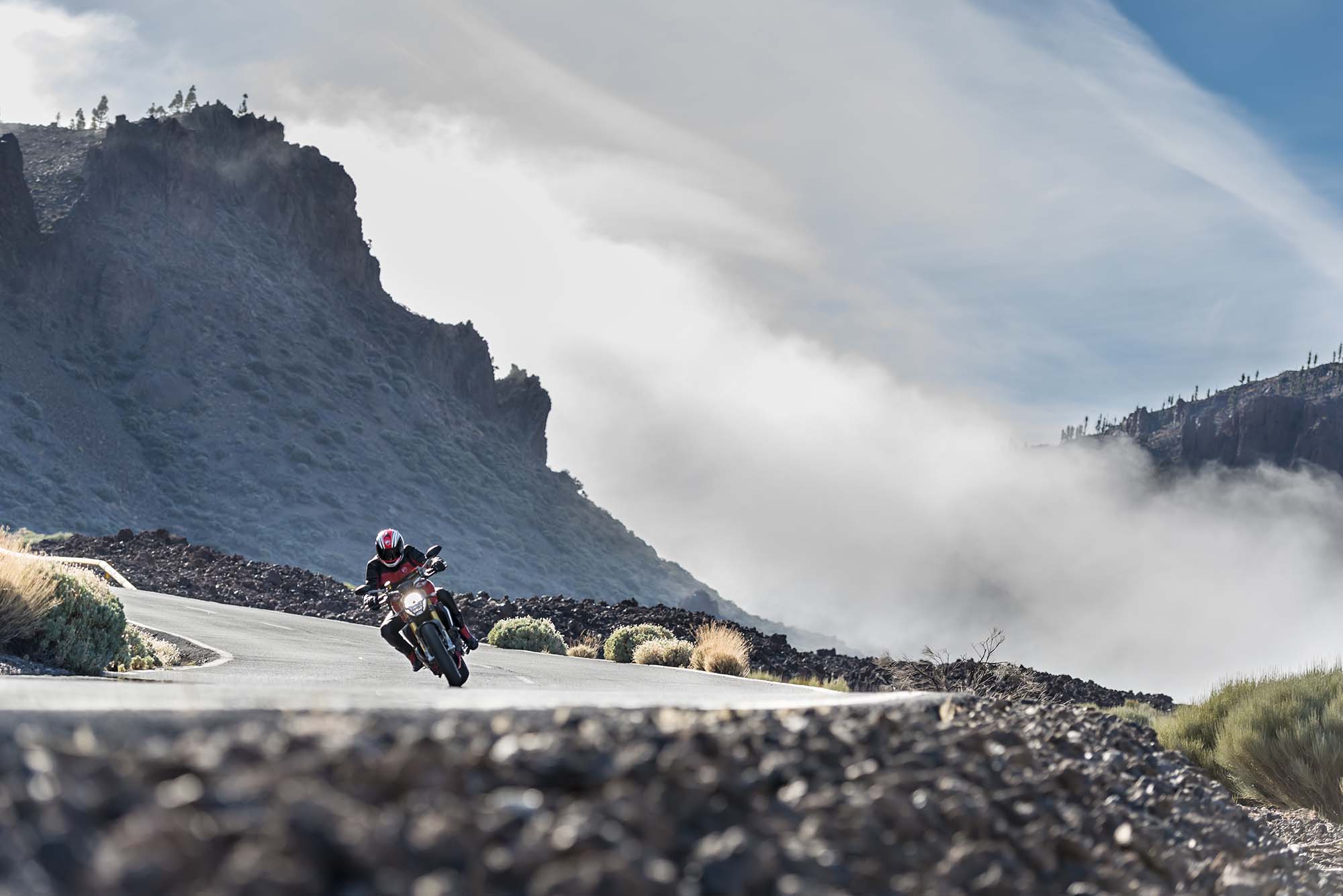 2014-ducati-monster-1200-action-22.jpg Мотоцикл Ducati Monster 1200S 2014