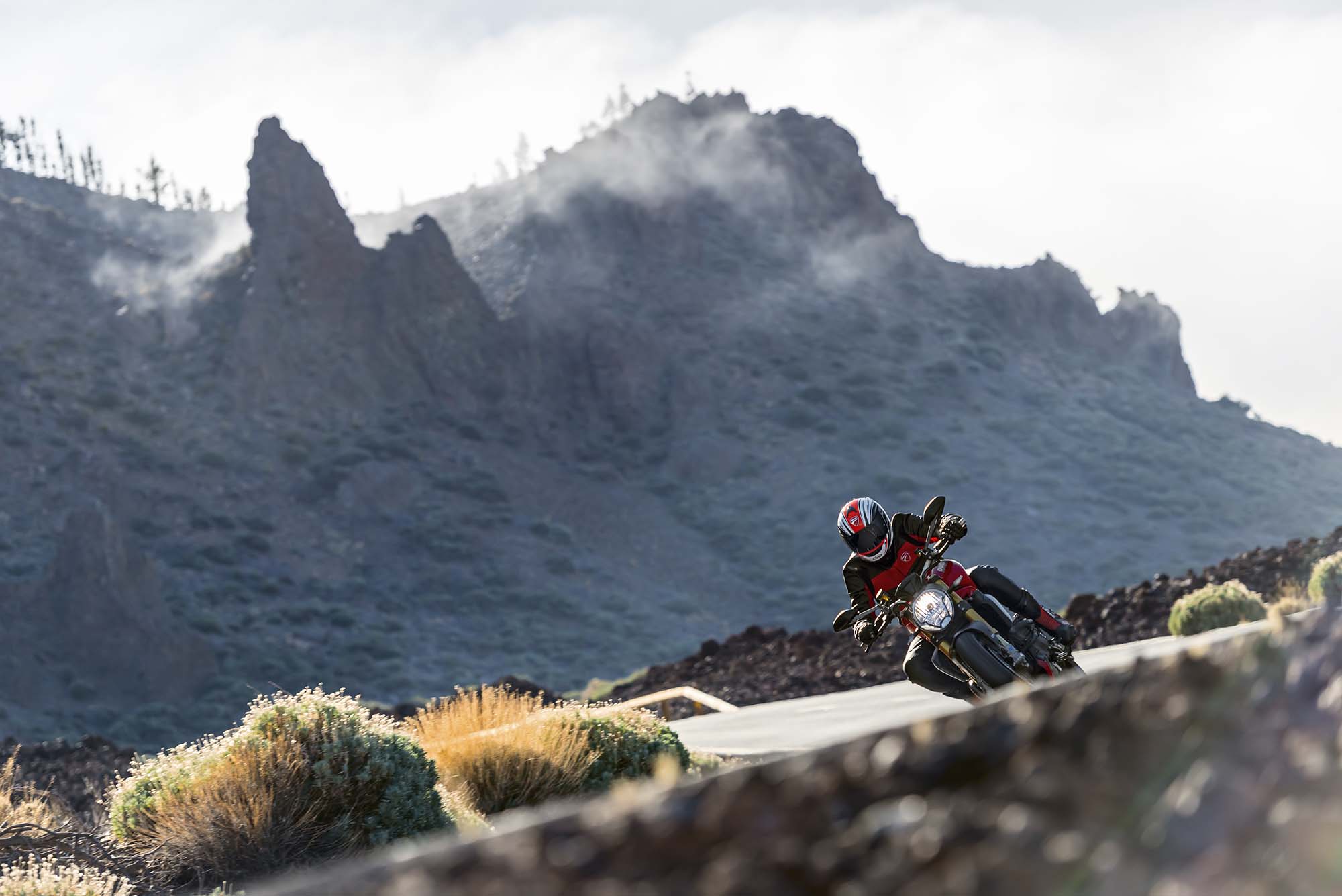 2014-ducati-monster-1200-action-23.jpg Мотоцикл Ducati Monster 1200S 2014