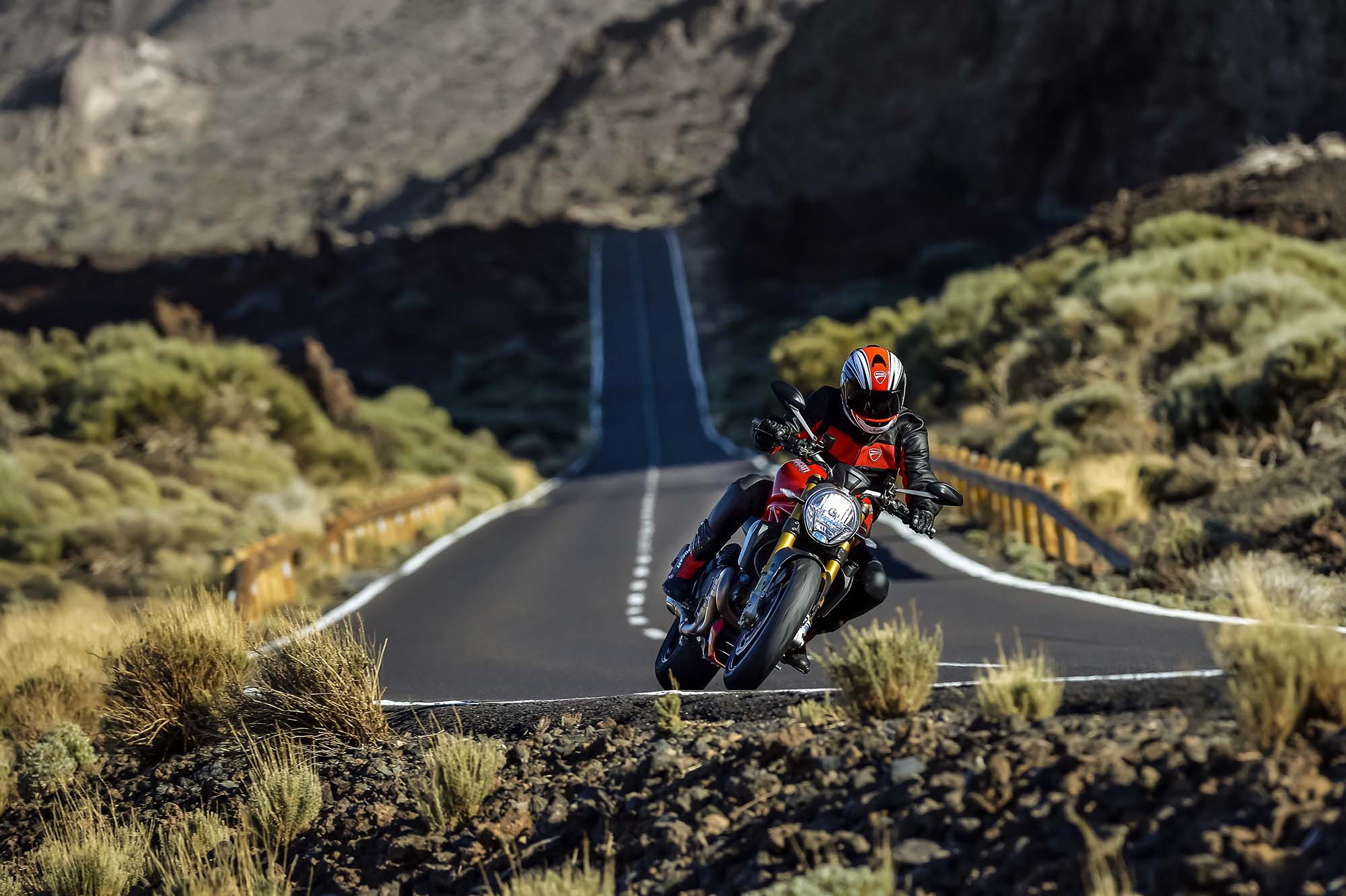 2014-ducati-monster-1200-action-24.jpg Мотоцикл Ducati Monster 1200S 2014
