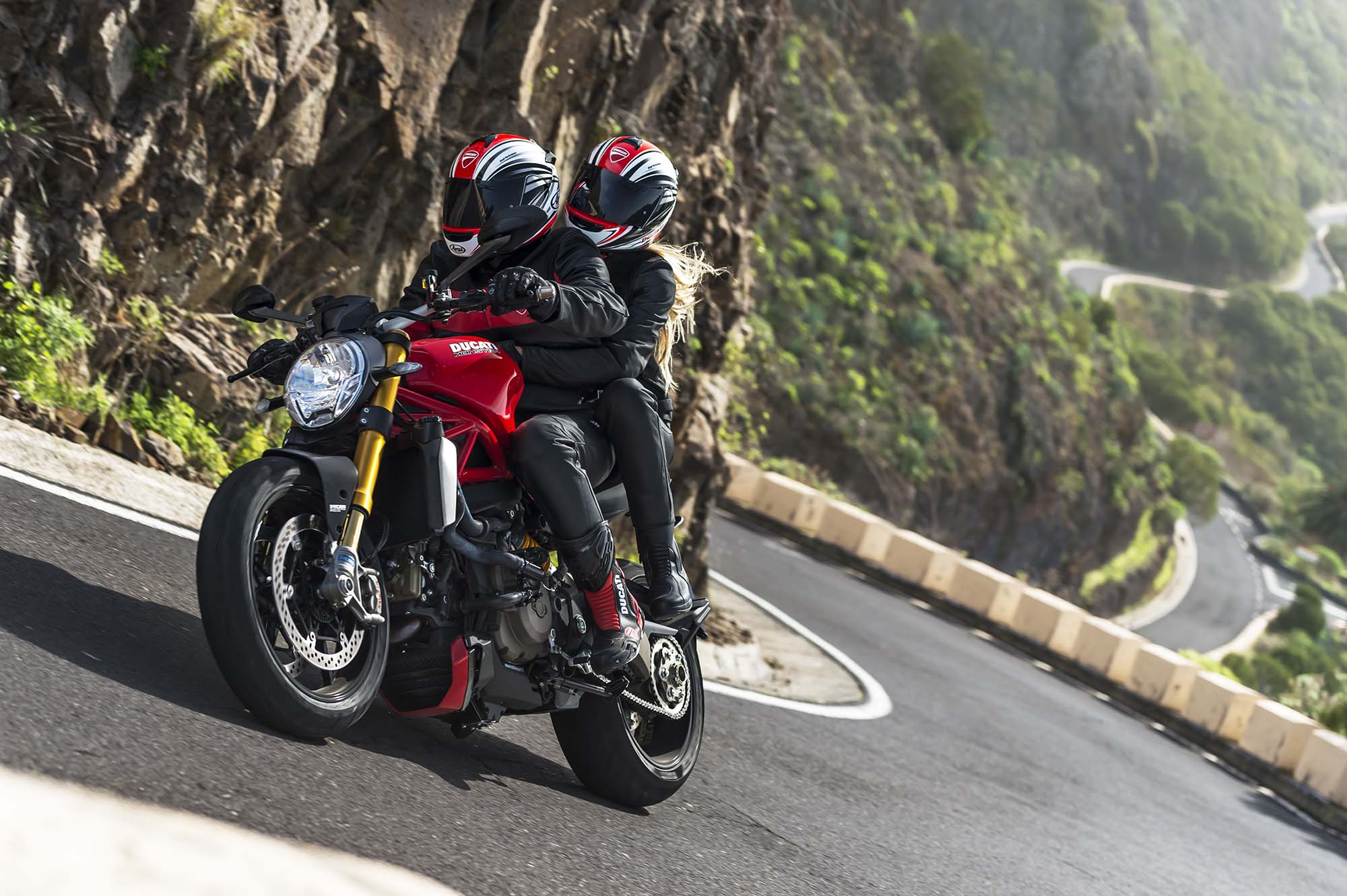 2014-ducati-monster-1200-action-41.jpg Мотоцикл Ducati Monster 1200S 2014