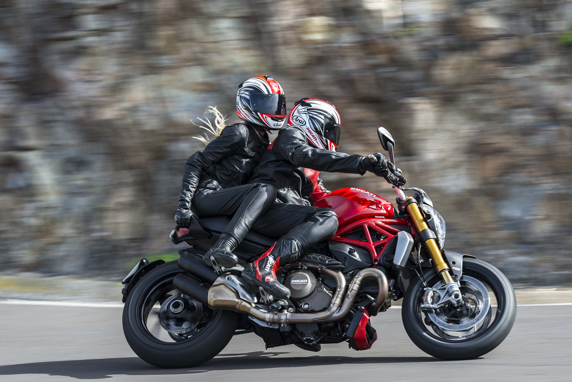 2014-ducati-monster-1200-action-43.jpg Мотоцикл Ducati Monster 1200S 2014