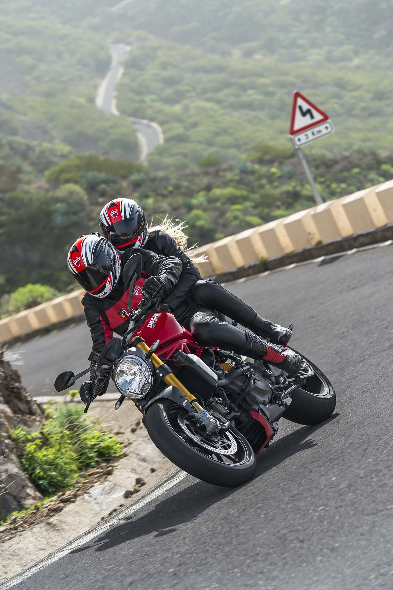 2014-ducati-monster-1200-action-51.jpg Мотоцикл Ducati Monster 1200S 2014