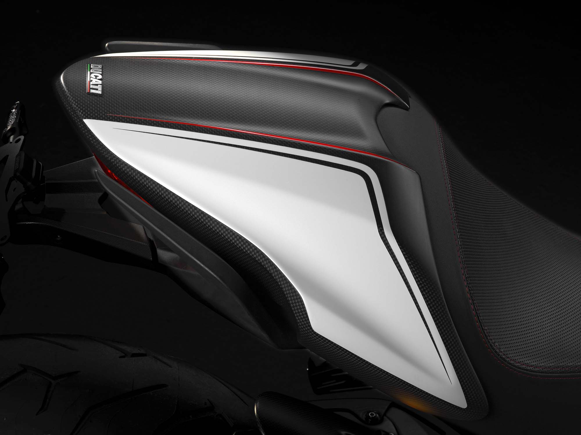 2014-ducati-monster-1200-performance-09.jpg Мотоцикл Ducati Monster 1200S 2014