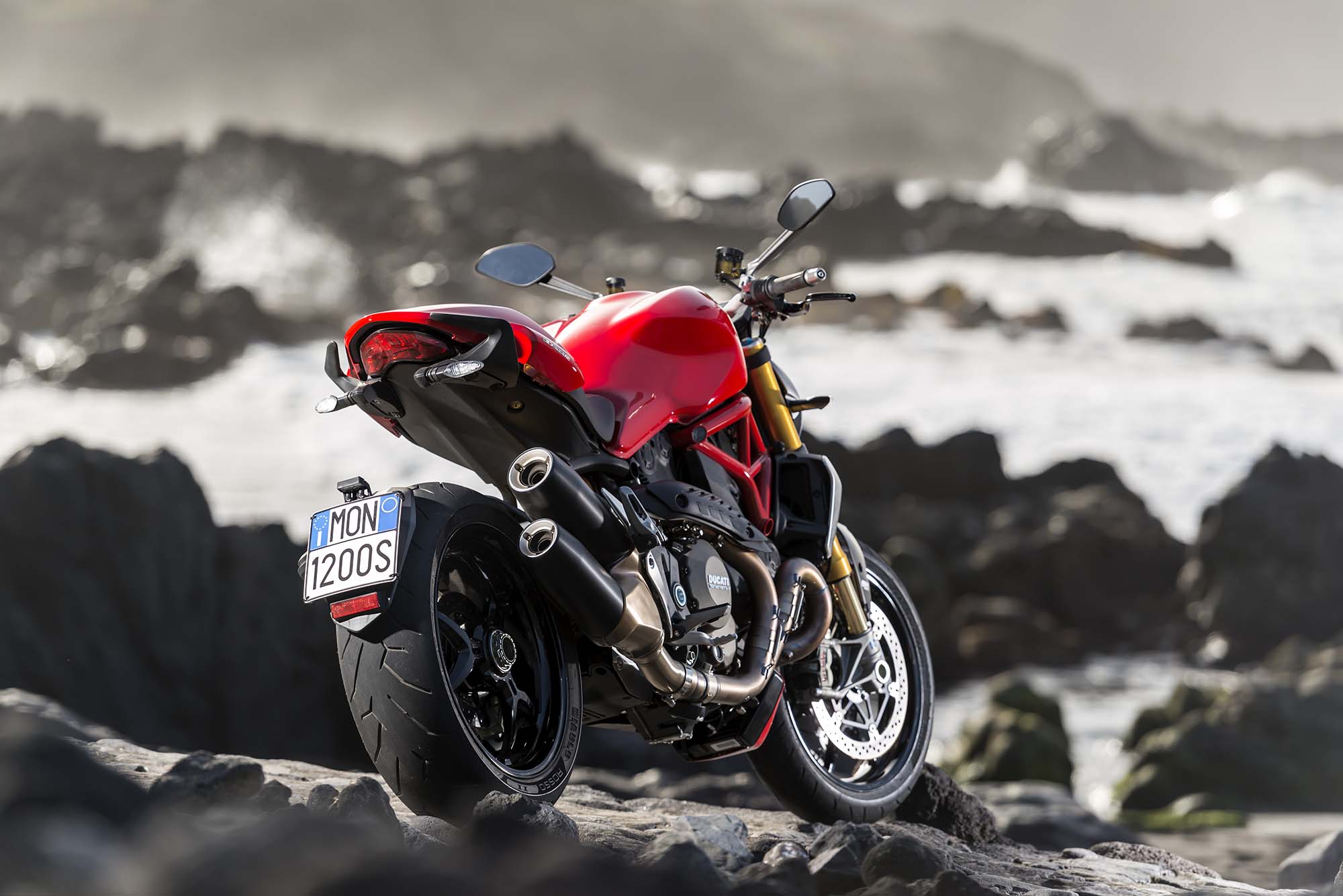 2014-ducati-monster-1200-still-10.jpg Мотоцикл Ducati Monster 1200S 2014