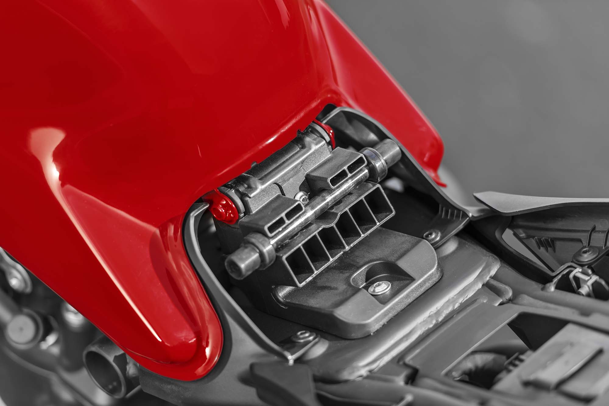 2014-ducati-monster-1200-still-29.jpg Мотоцикл Ducati Monster 1200S 2014