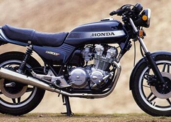 Мотоцикл Honda CB 900 F Hornet (CB 919) 2002