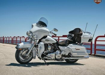 Мотоцикл Harley Davidson FLHTCU Electra Glide Ultra Classic 2012