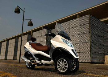 Мотоцикл Piaggio MP3 500 Sport Touring 2012