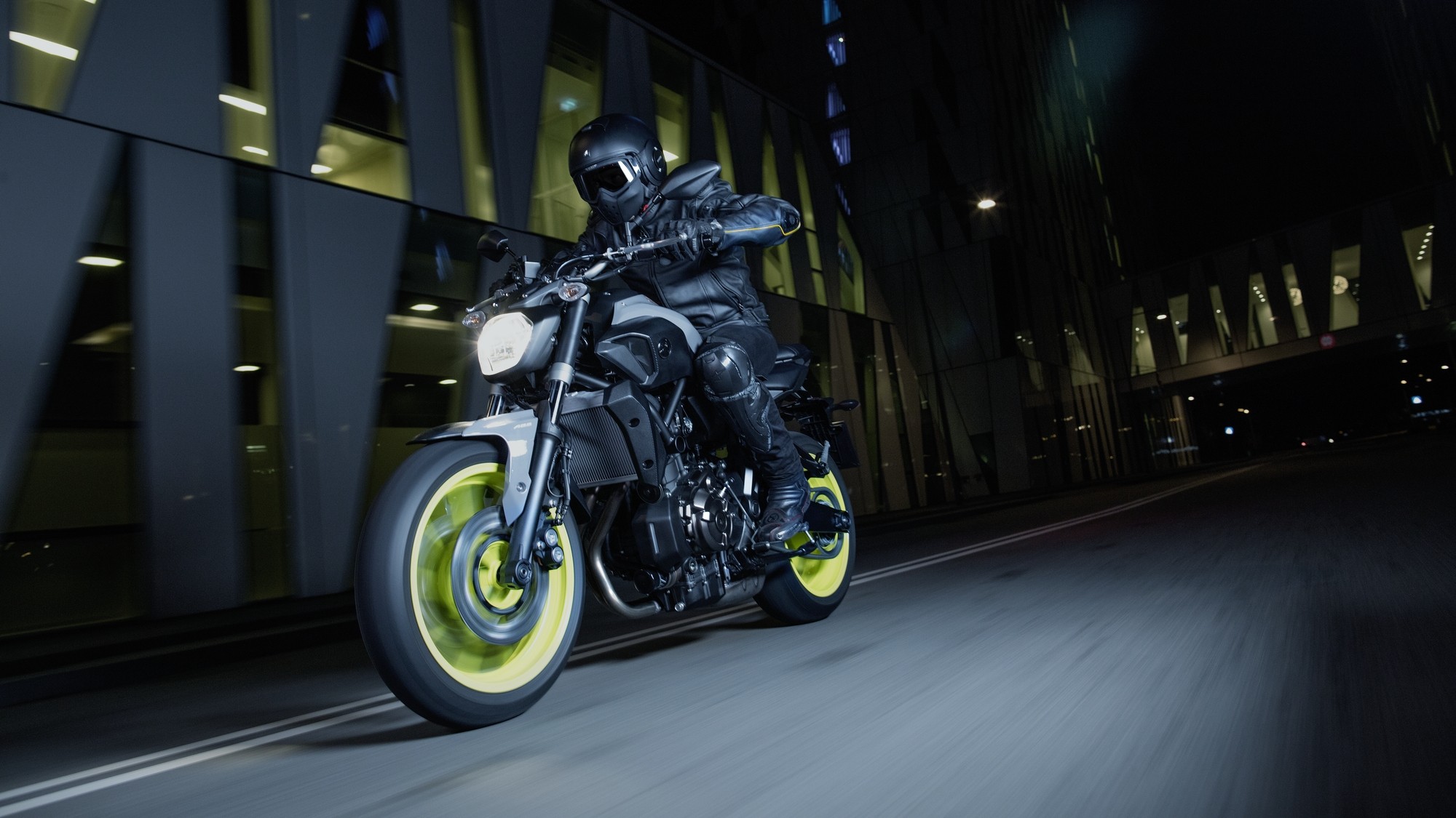 MT-07-Tracer_2016_2.jpg Мотоцикл Yamaha MT-07 Tracer 2016