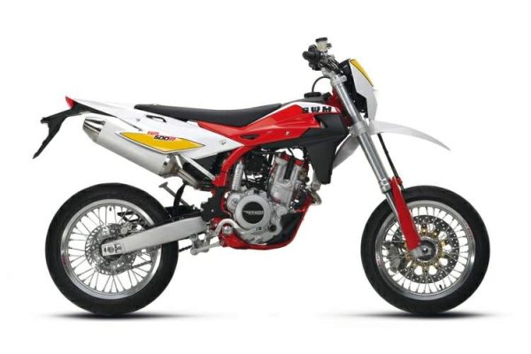 SM-500R_2015_1.jpg Мотоцикл SWM SM 500R 2015
