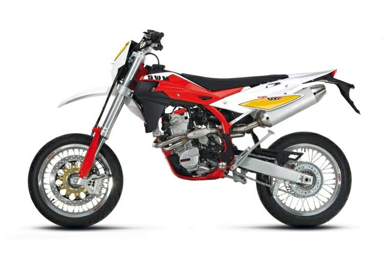 SM-500R_2015_2.jpg Мотоцикл SWM SM 500R 2015