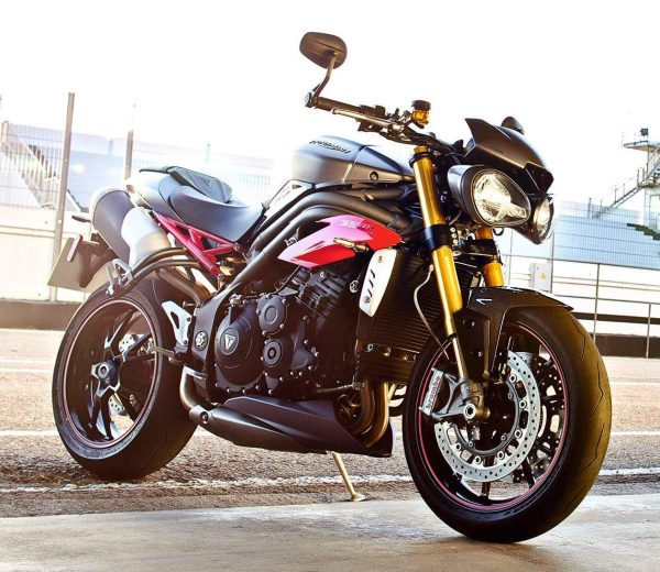 Мотоцикл Triumph Speed Triple R 2016