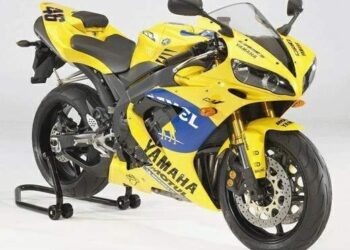 Мотоцикл Yamaha YZF 1000 R1 Camel GP Replica 2006