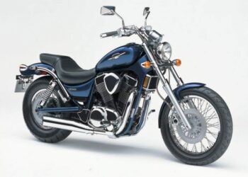 Мотоцикл Suzuki Boulevard S83 2005