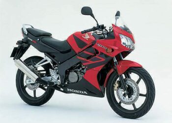 Мотоцикл Honda CBR 125R 2004