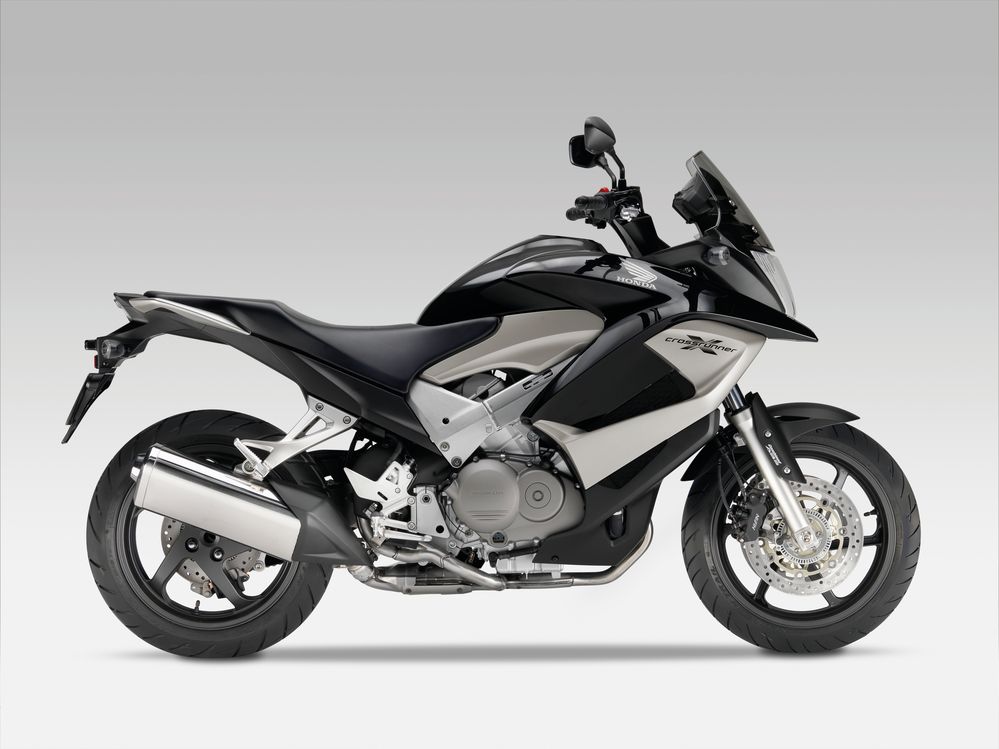 crossrunner_2013_3.jpg Мотоцикл Honda CROSSRUNNER 2013