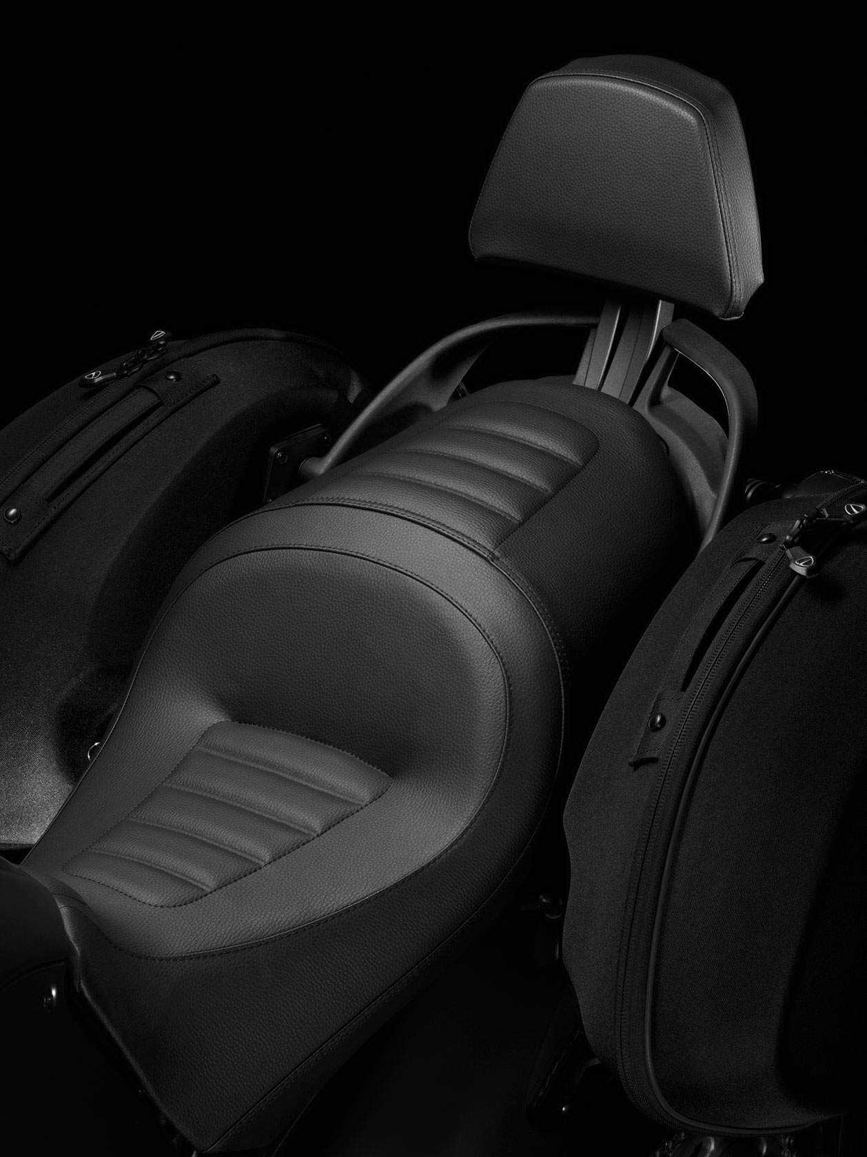 diavel-strada_2013_5.jpg Мотоцикл Ducati Diavel Strada 2013