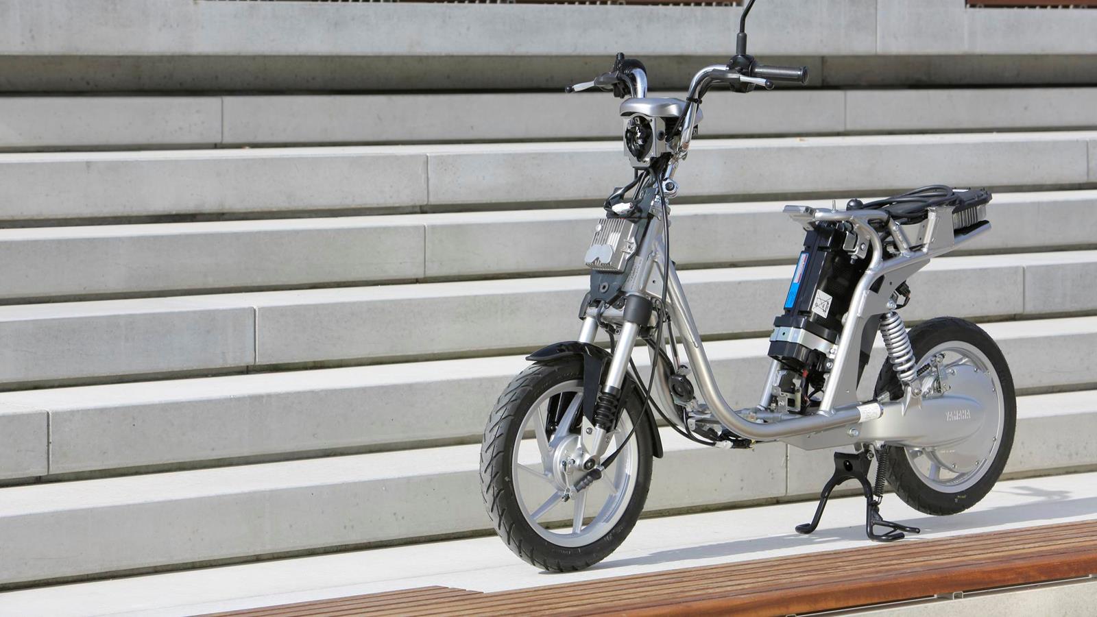 ec-03_2013_10.jpg Мотоцикл Yamaha EC-03 2013