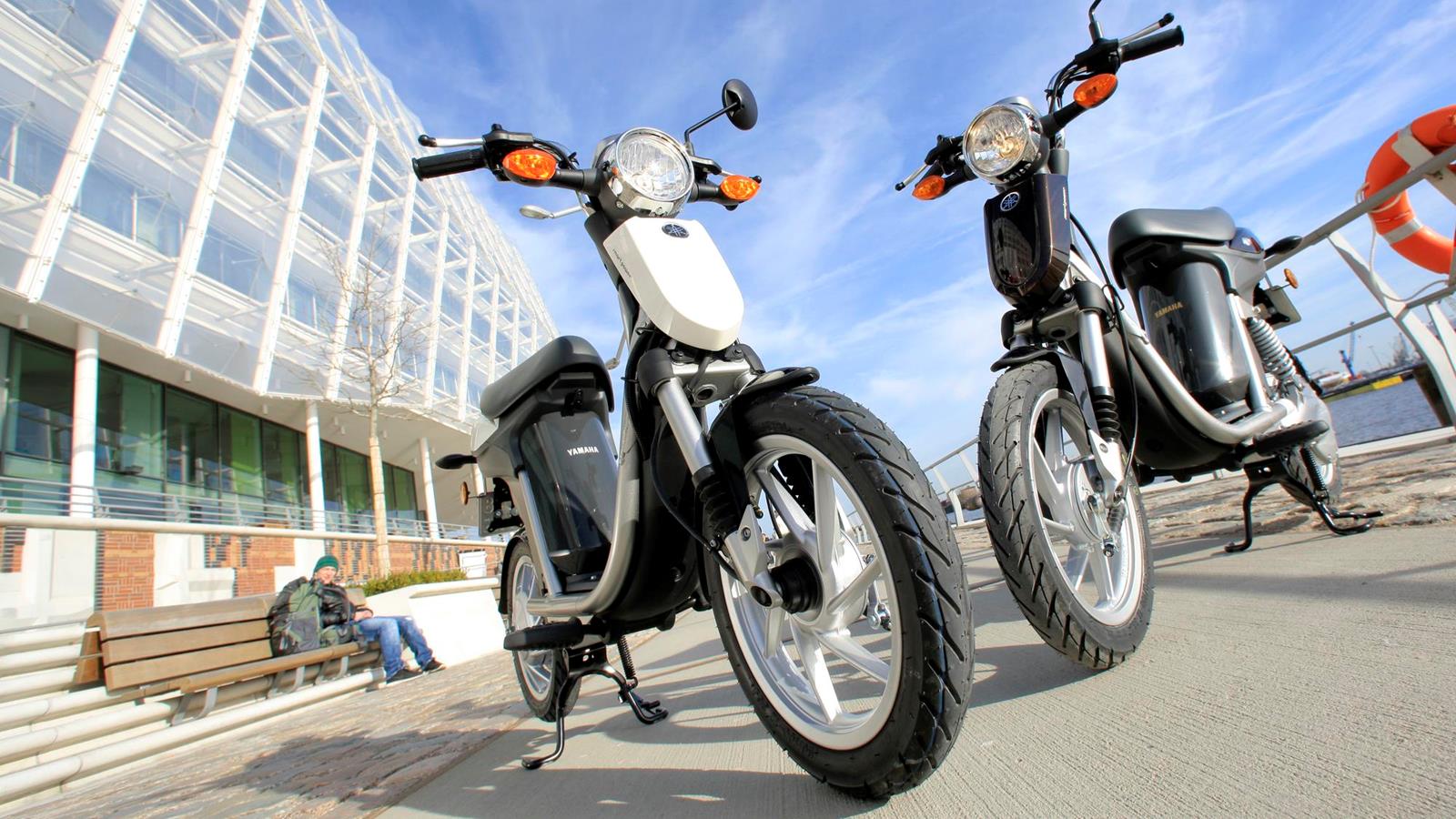 ec-03_2013_12.jpg Мотоцикл Yamaha EC-03 2013