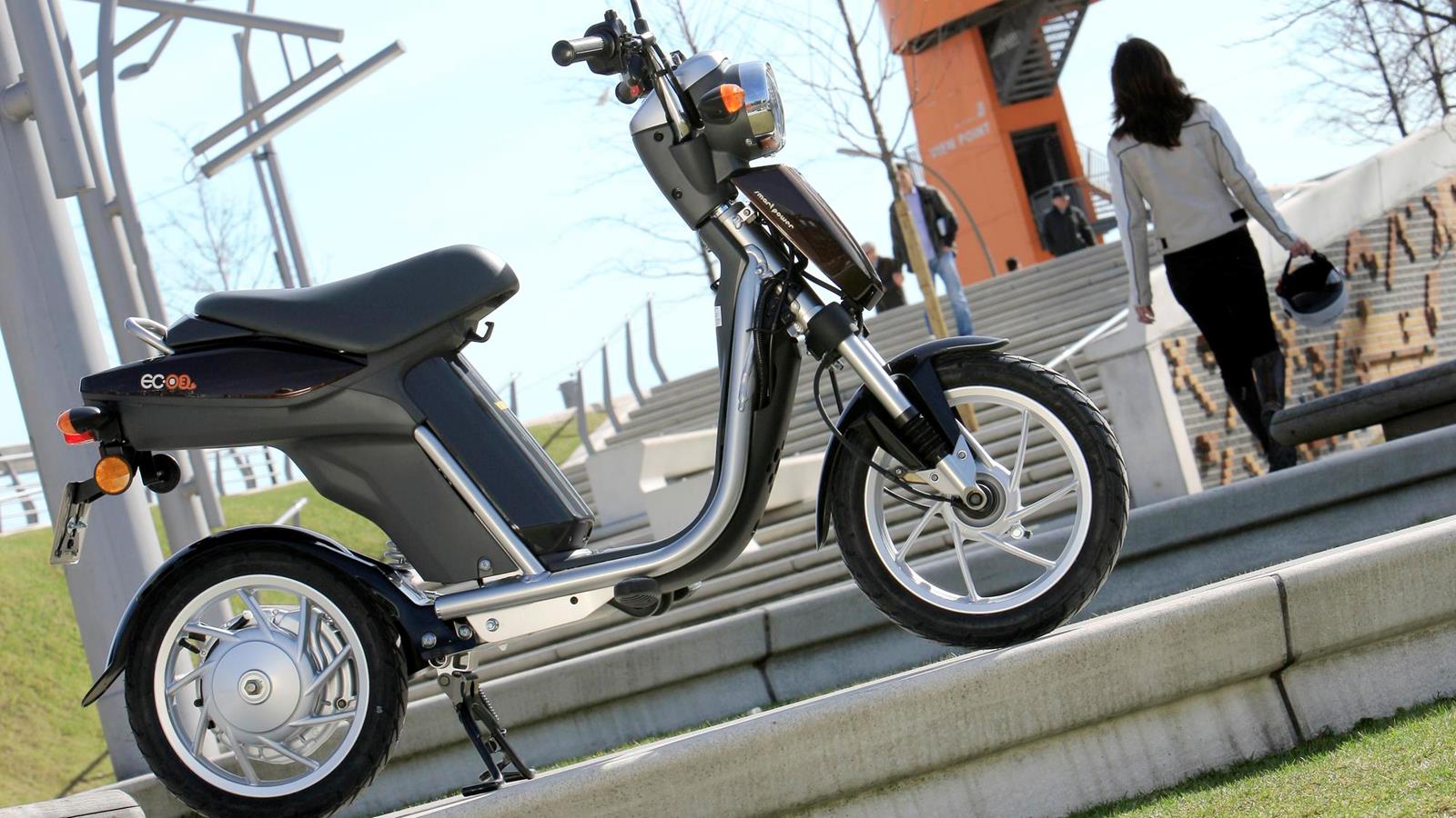 ec-03_2013_41.jpg Мотоцикл Yamaha EC-03 2013