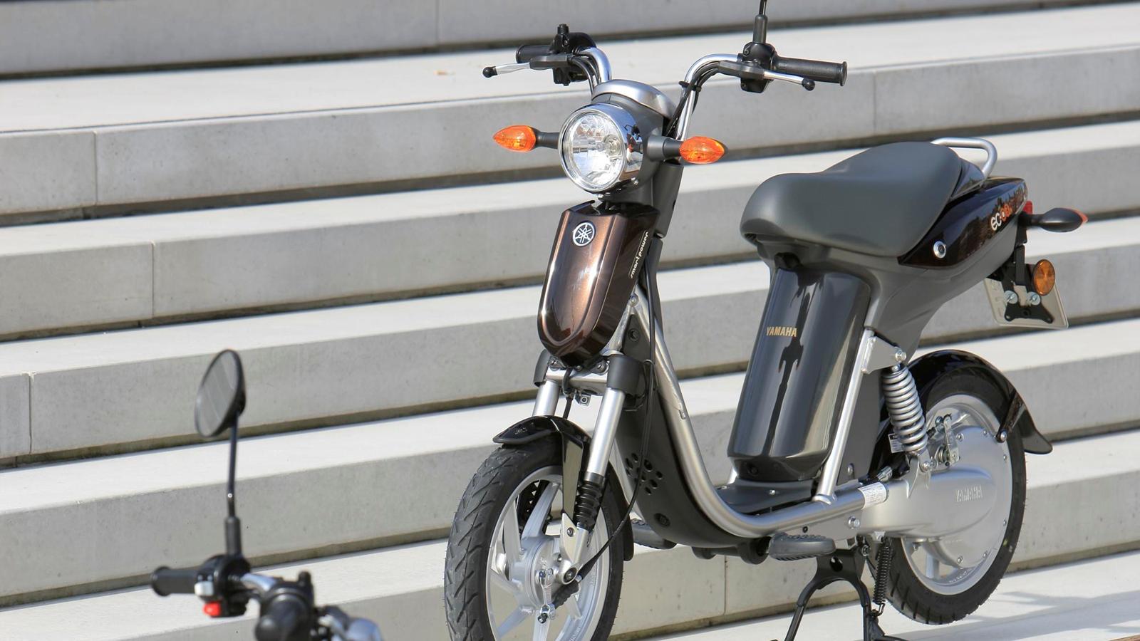 ec-03_2013_44.jpg Мотоцикл Yamaha EC-03 2013