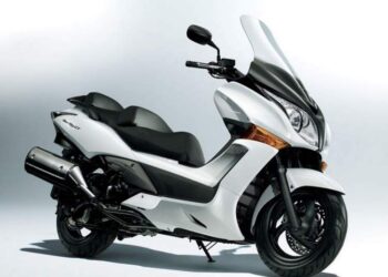 Мотоцикл Honda FJS 600GT Silverwing 2010