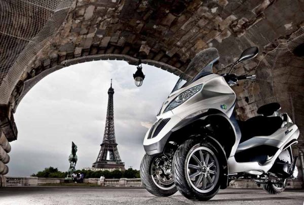 mp3-300-hybrid_2010_1.jpg Мотоцикл Piaggio MP3 300 Hybrid 2010