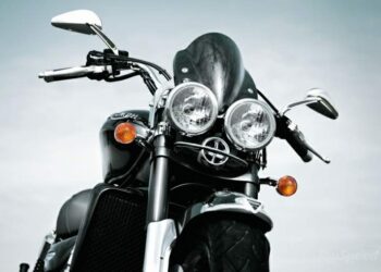 Мотоцикл Triumph Rocket III Roadster 2010