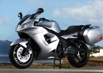 Мотоцикл Triumph Sprint GT 2011