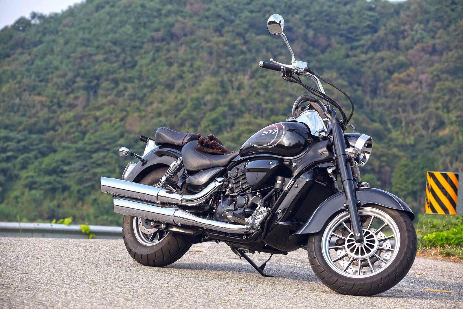st7_2015_0.jpg Мотоцикл Hyosung ST7 2015