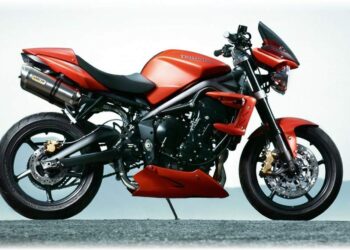 Мотоцикл Triumph Street Triple R 2011