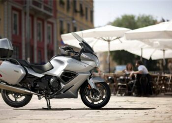 Мотоцикл Triumph Trophy 1200 2013