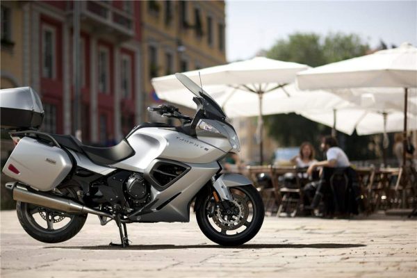 trophy-1200_2013_1.jpg Мотоцикл Triumph Trophy 1200 2013