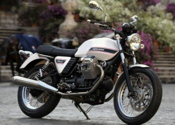 Мотоцикл Moto Guzzi V 7 Classic 2011