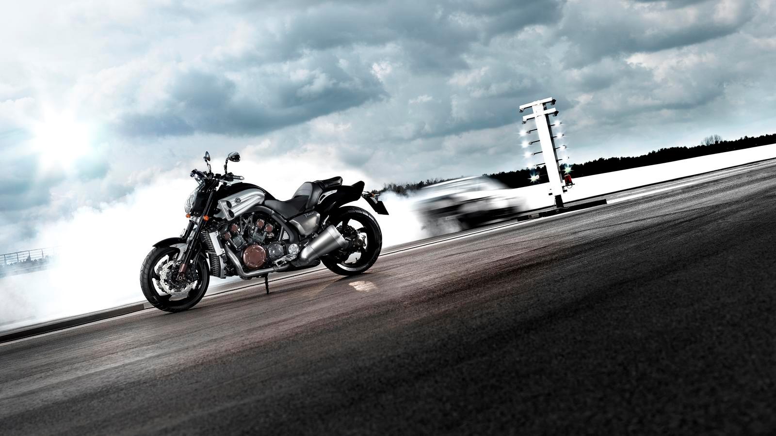 vmax-1700_2012_27.jpg Мотоцикл Yamaha VMAX 1700 2012