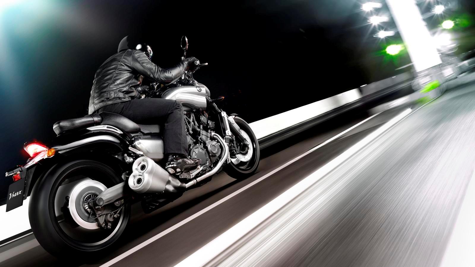 vmax-1700_2012_45.jpg Мотоцикл Yamaha VMAX 1700 2012