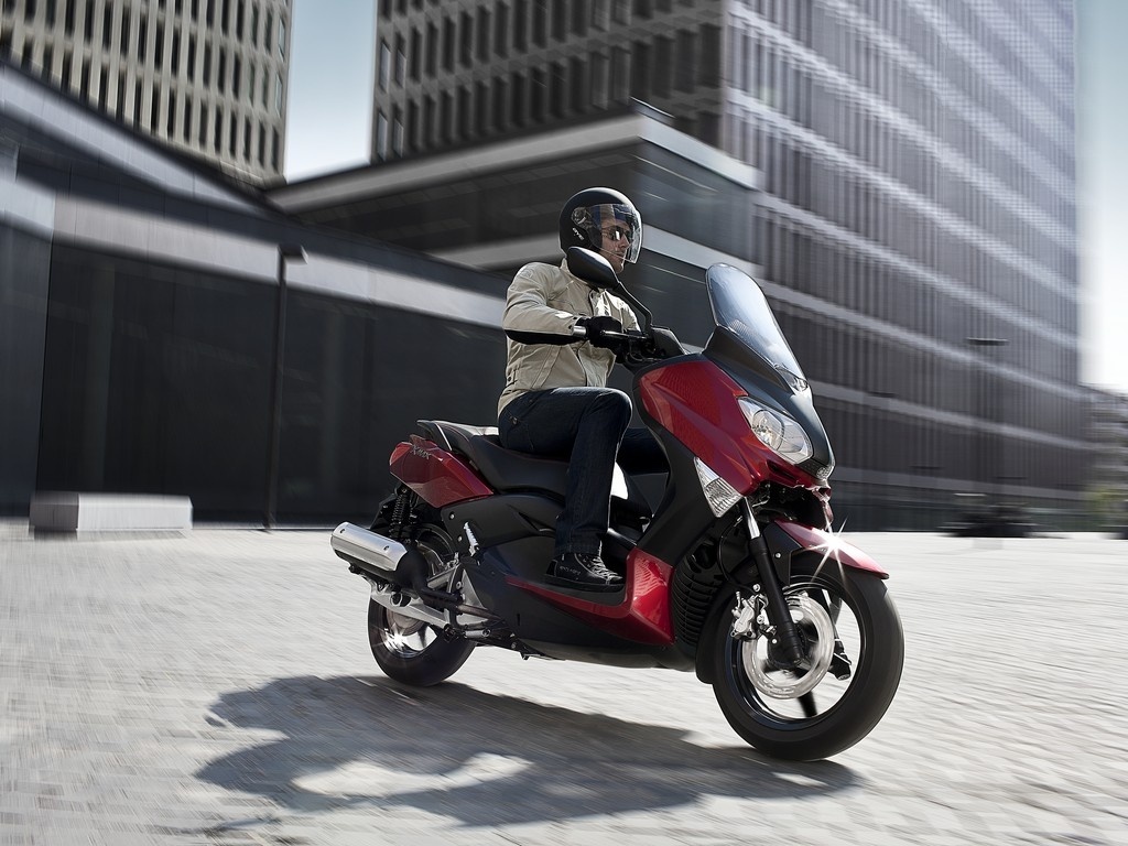 x-max-125_2011_10.jpg Мотоцикл Yamaha X-MAX 125 2011