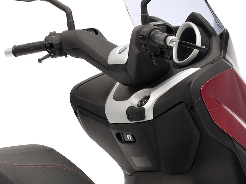 x-max-125_2011_6.jpg Мотоцикл Yamaha X-MAX 125 2011