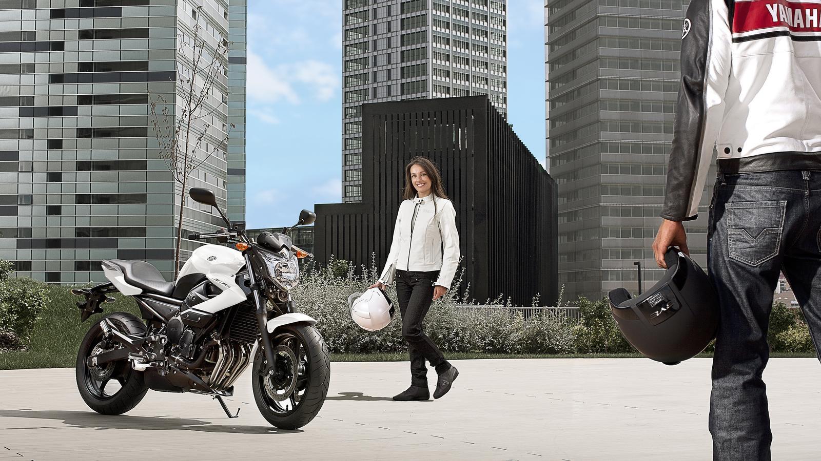 xj6_2012_14.jpg Мотоцикл Yamaha XJ6 2012