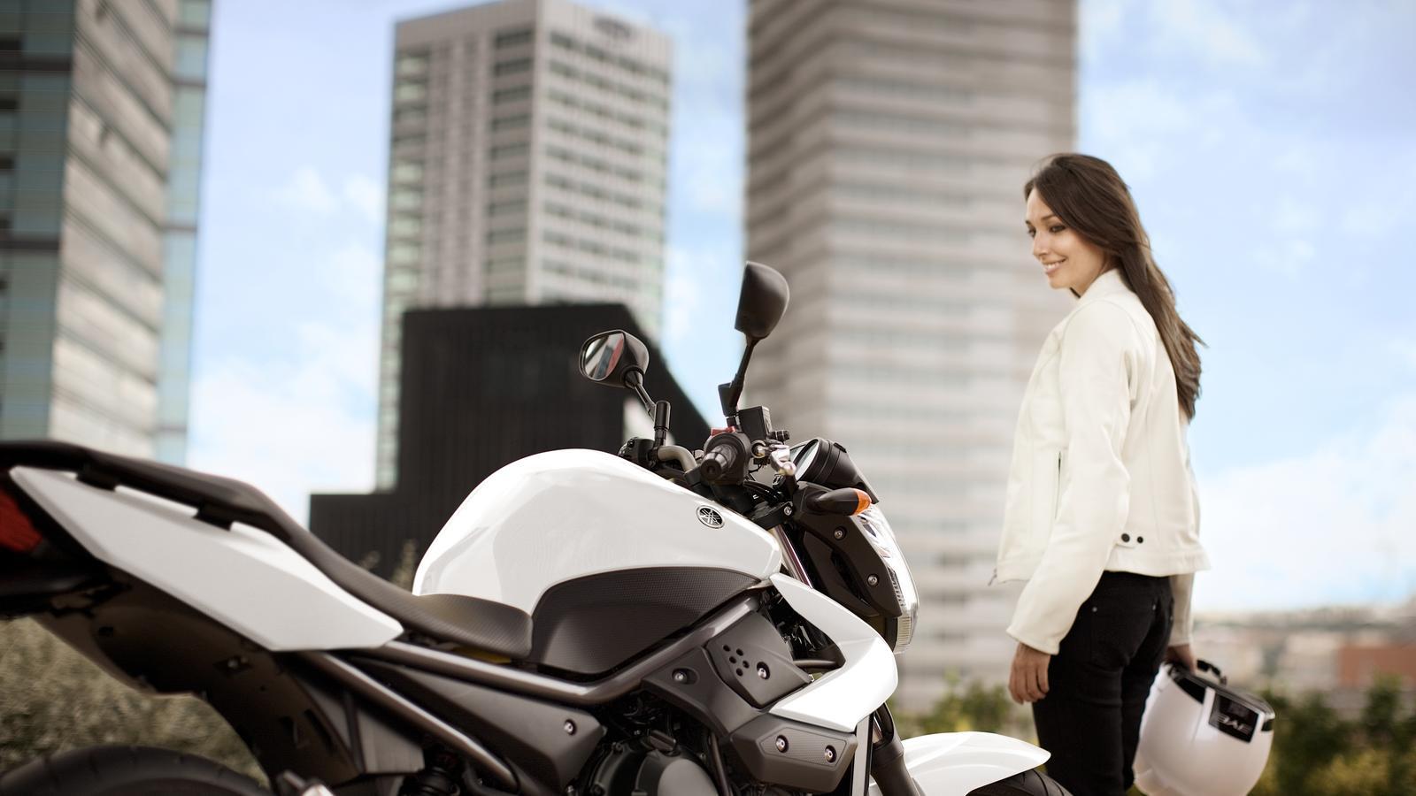 xj6_2012_2.jpg Мотоцикл Yamaha XJ6 2012