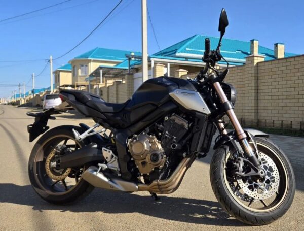 Мотоцикл Honda CB650R из Японии